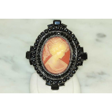 Vrba Cameo Ring