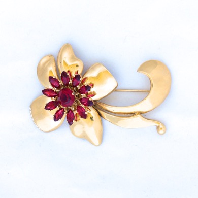 Calvaire Red Bouquet Pin